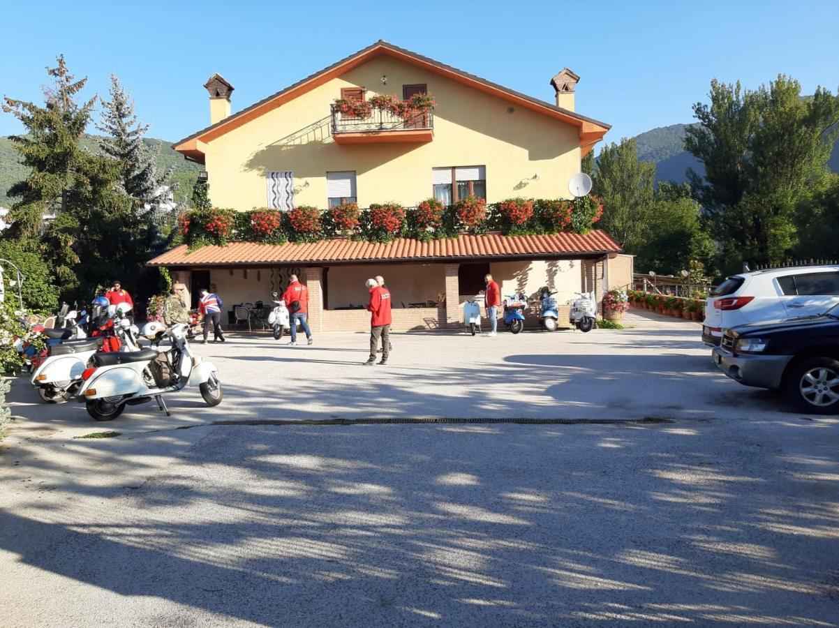 Le Stanze Di Bacco Villa Cagnano Amiterno Dış mekan fotoğraf
