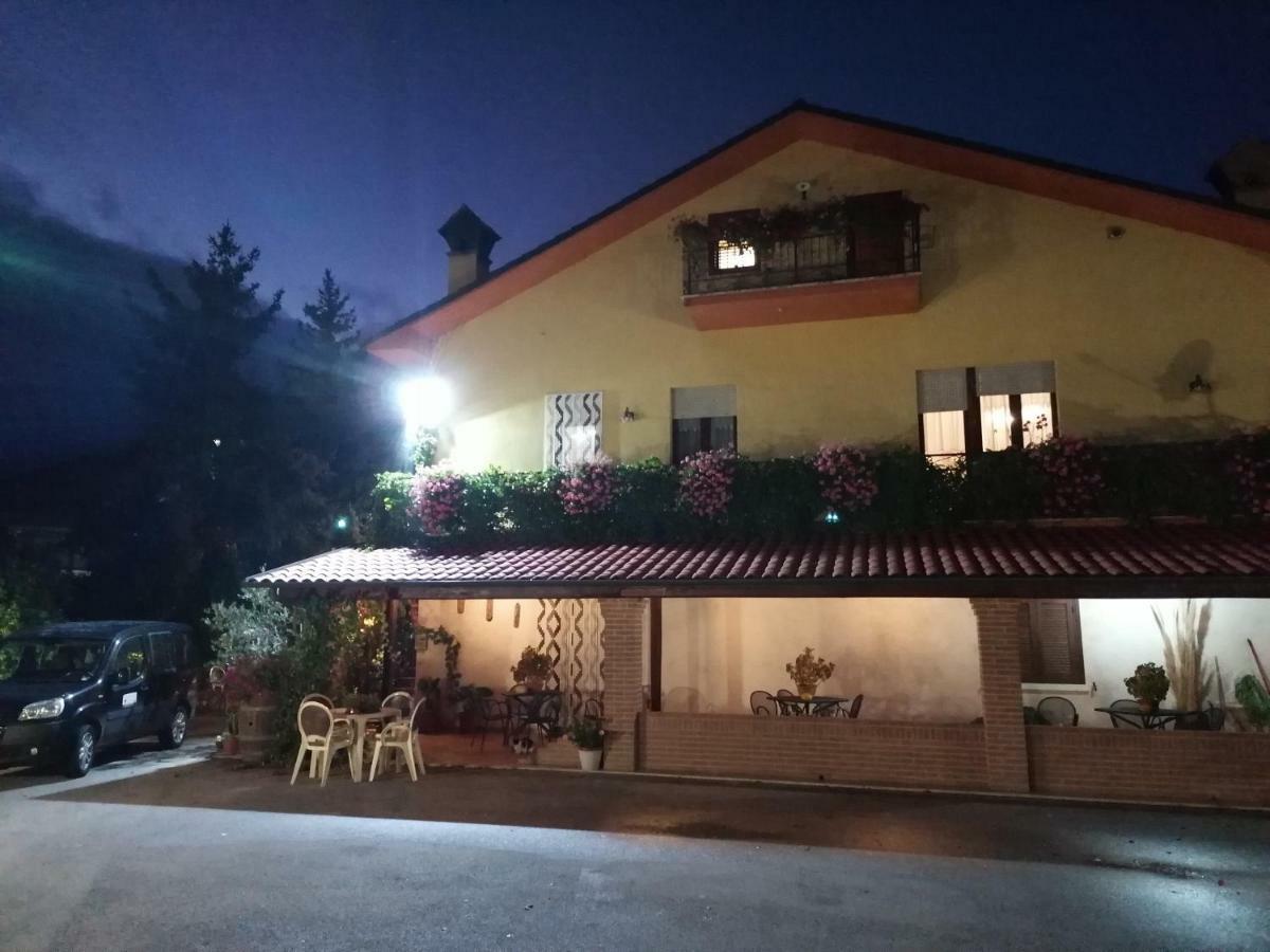 Le Stanze Di Bacco Villa Cagnano Amiterno Dış mekan fotoğraf